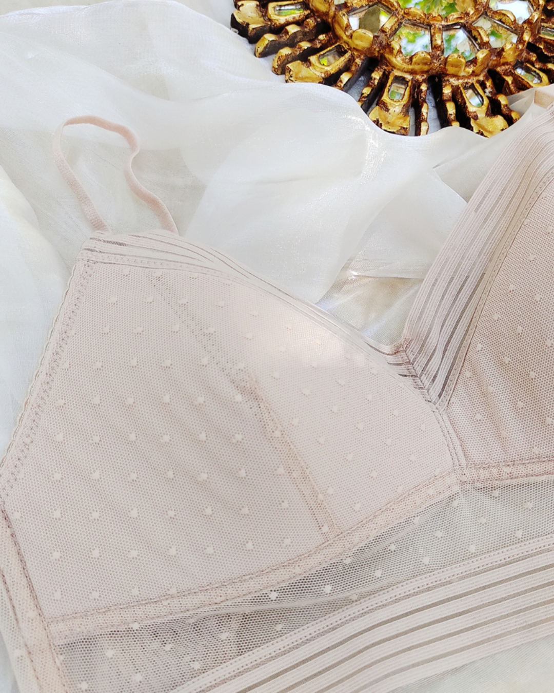 Top Bralette con Encaje Transparente y Tirantes Finos para un Look Cómodo y Sofisticado (OFERTA 2X1)