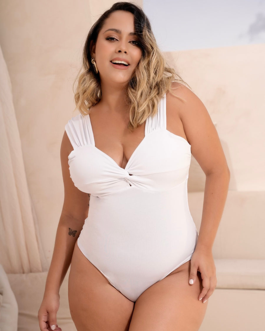 Body Tanga Adelgazante con Pliegues y Escote en V