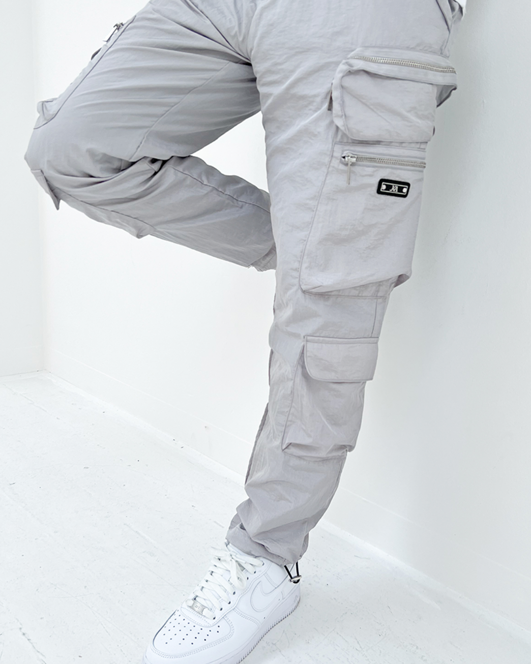 Pantalón cargo con bolsillos para hombres