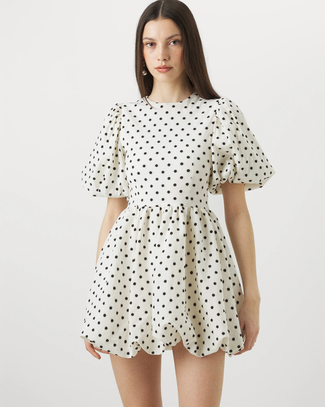 Vestido Corto con Manga Abullonada