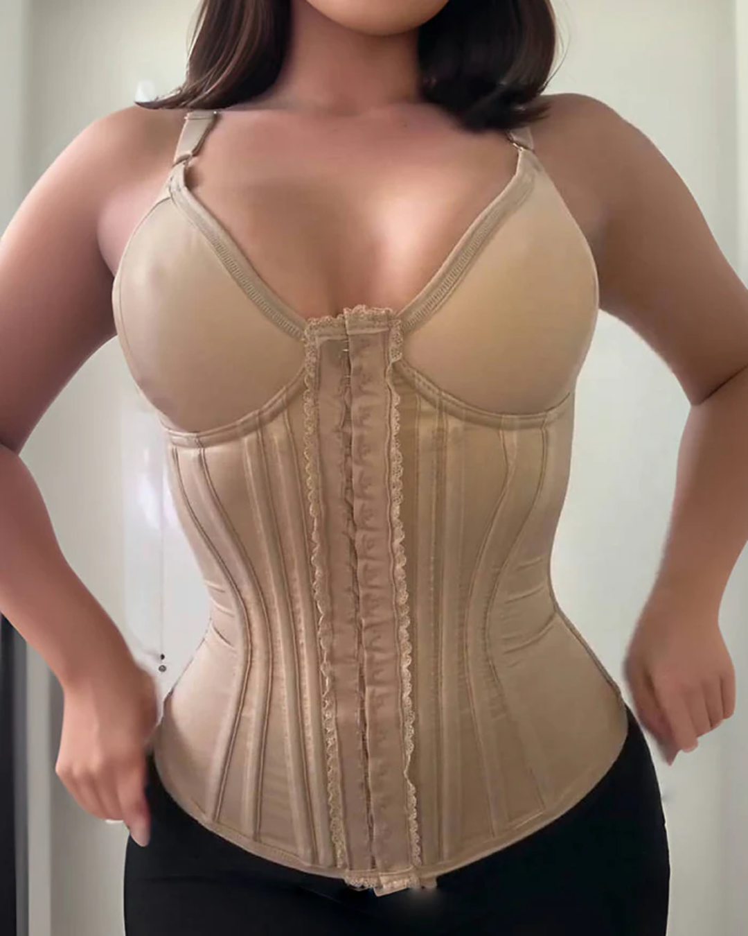 Faja colombiana estilo corsé con refuezo para mayor control abdominal
