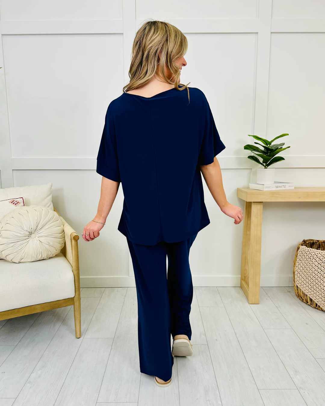Conjunto de Mujer con Pantalón Ancho y Ajuste Cómodo.