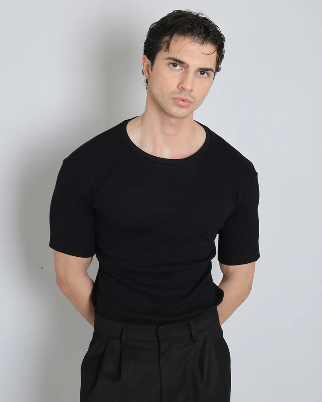 Camisa de Cuello Redondo y Mangas Cortas para Hombre