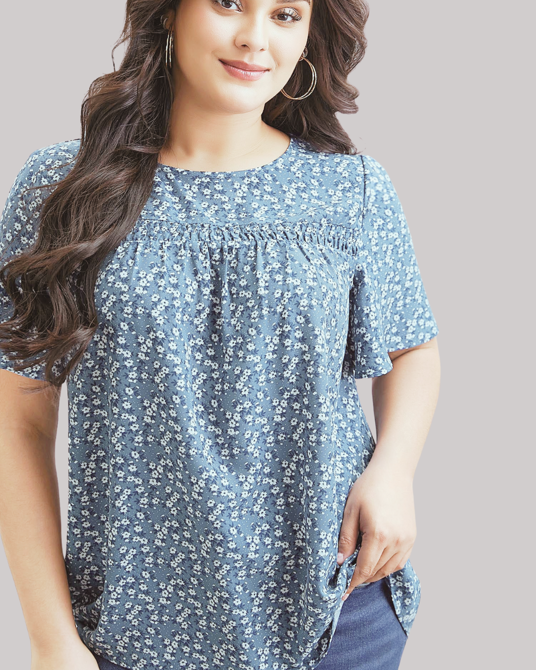 Blusa con Estampado Floral y Mangas Amplias Estilo Volante