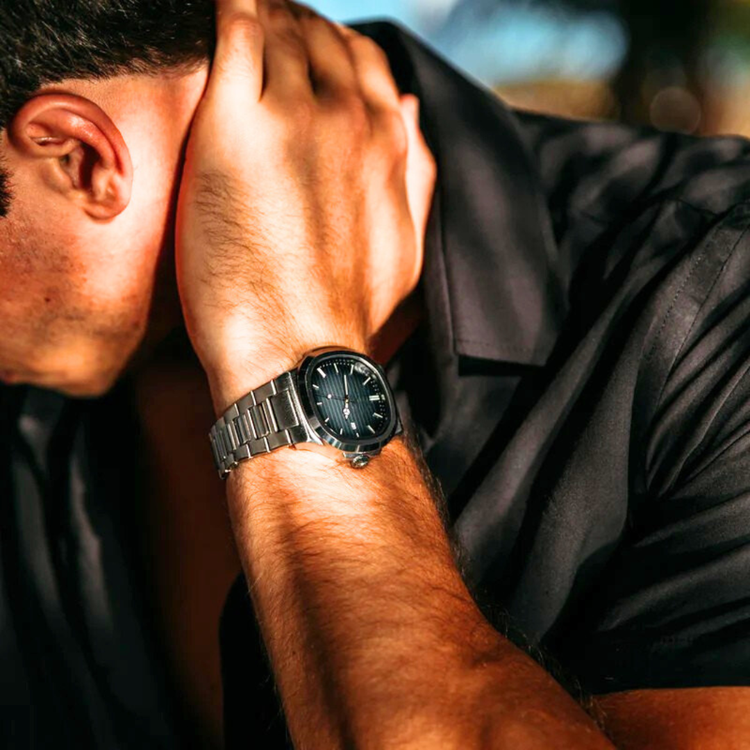 Reloj de Acero Inoxidable con Esfera Negra y Diseño Elegante para Hombre