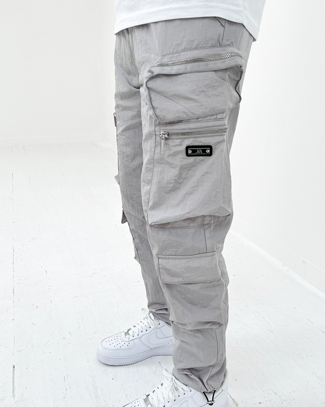 Pantalón cargo con bolsillos para hombres