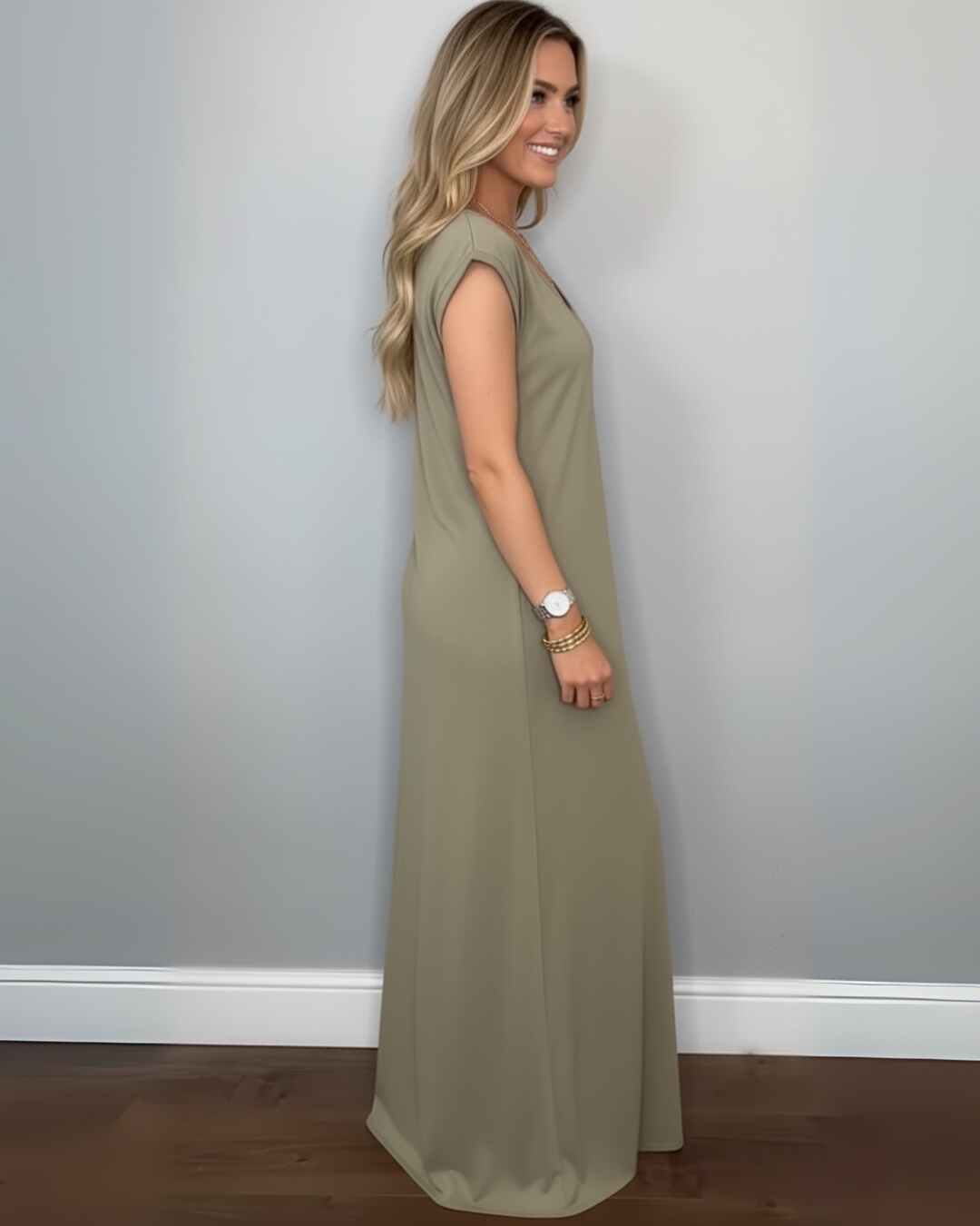 Vestido Largo con Corte Fluido