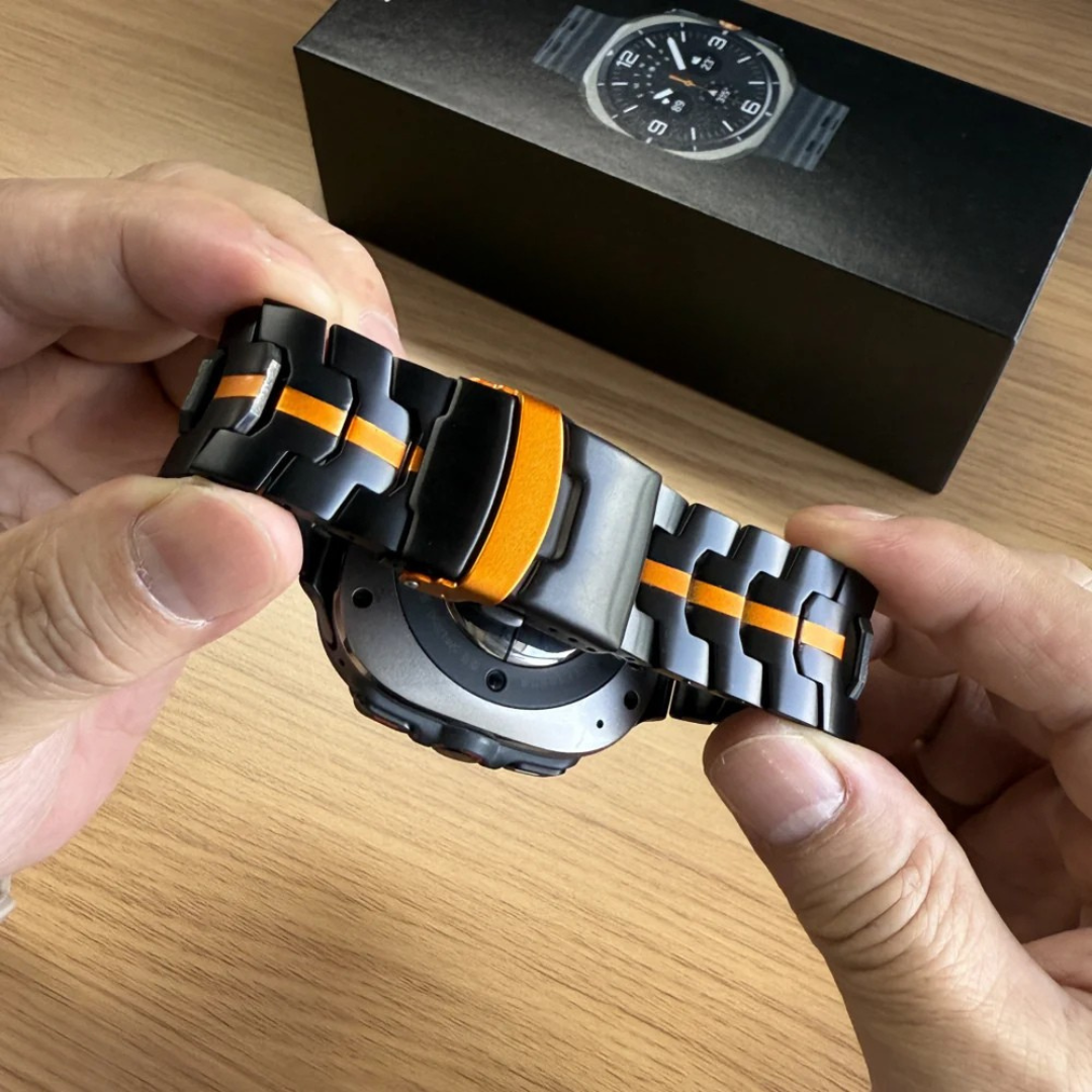 Reloj Deportivo con Correa de Titanio Futurista y Funcional