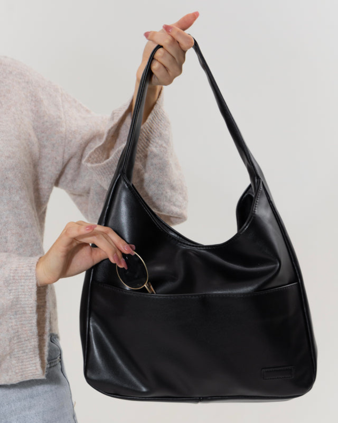 Bolsa de Cuero Premium de Diseño Atemporal y Espacio Perfecto