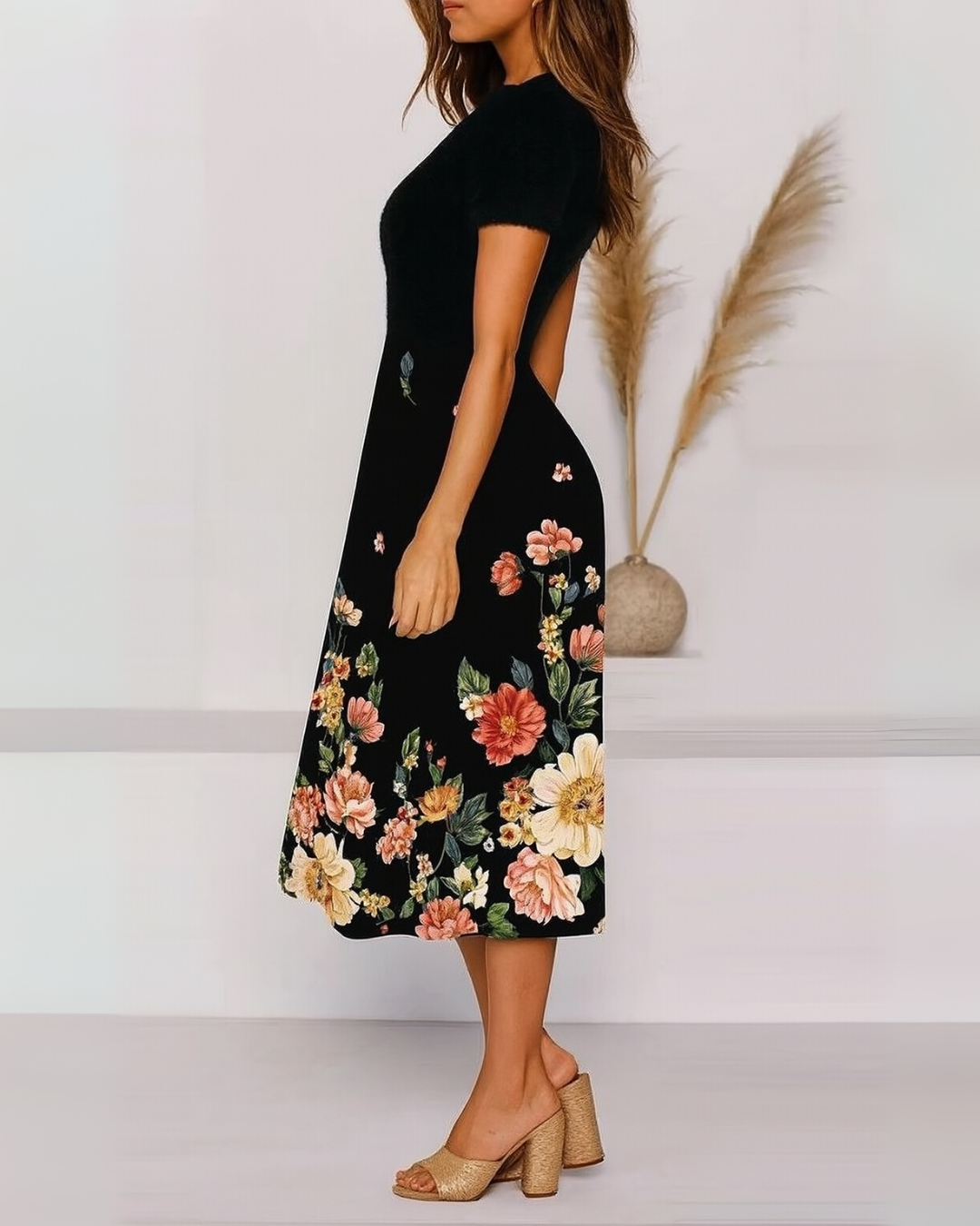 Vestido Holgado con Estampado Floral y Escote en V