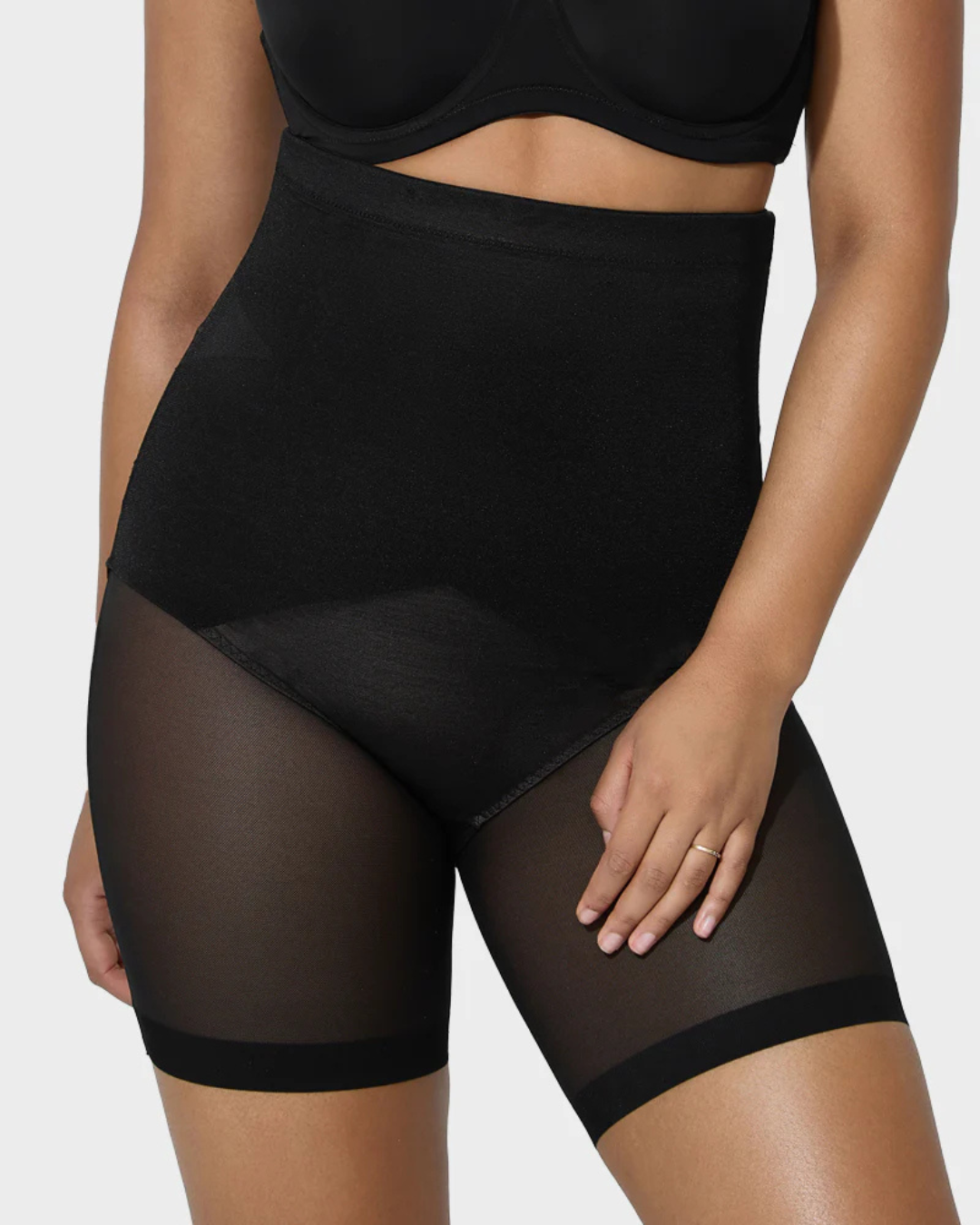 Short Moldeador de Talle Alto con Malla Cruzada a Medio Muslo (OFERTA 2X1)