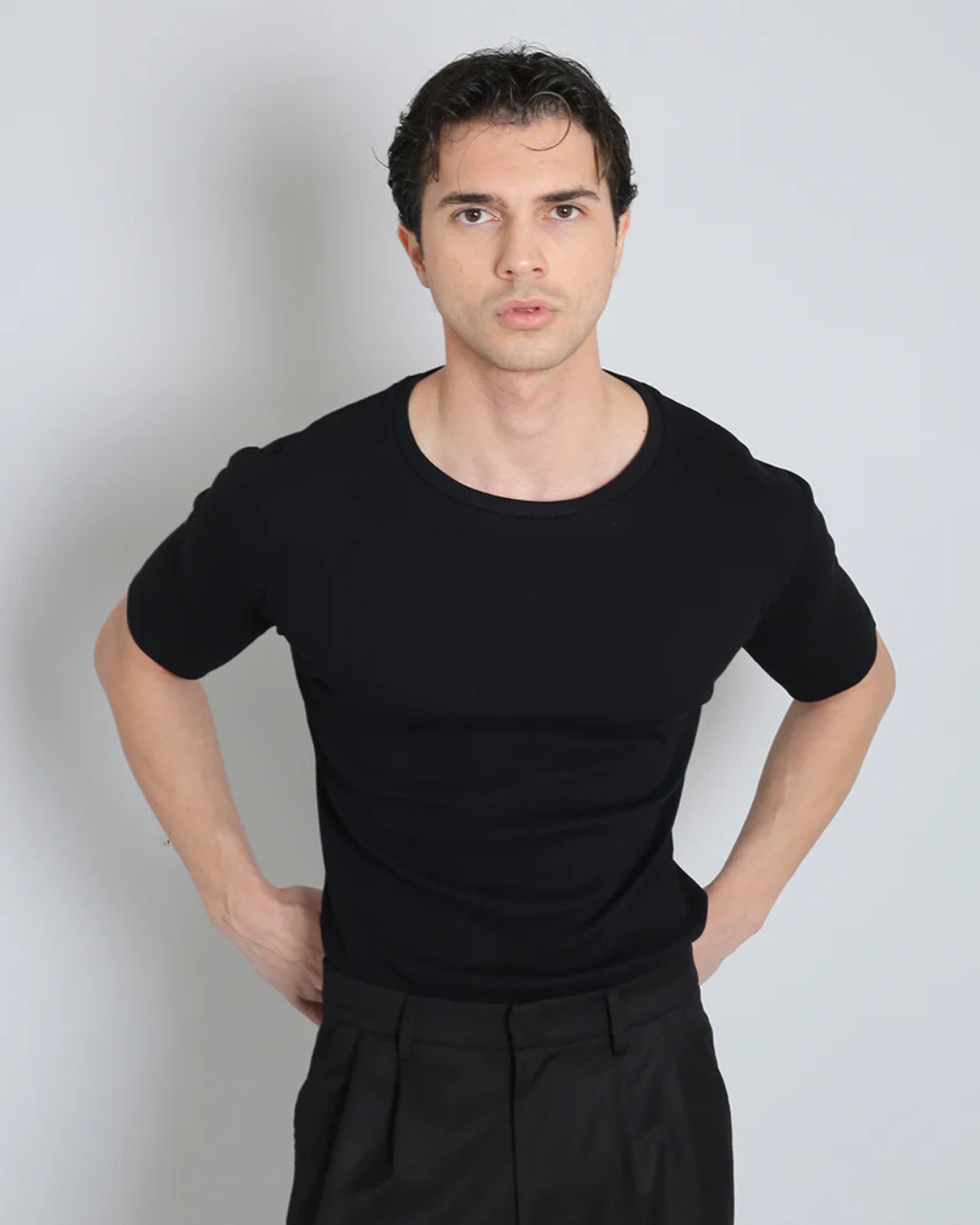 Camisa de Cuello Redondo y Mangas Cortas para Hombre