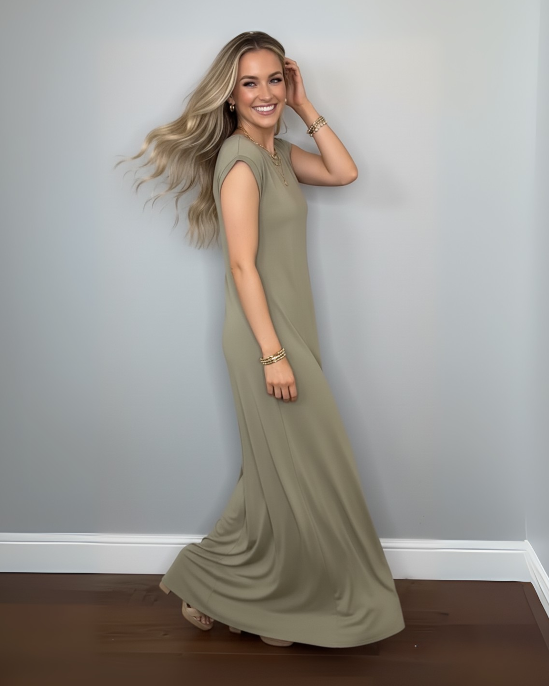 Vestido Largo con Corte Fluido