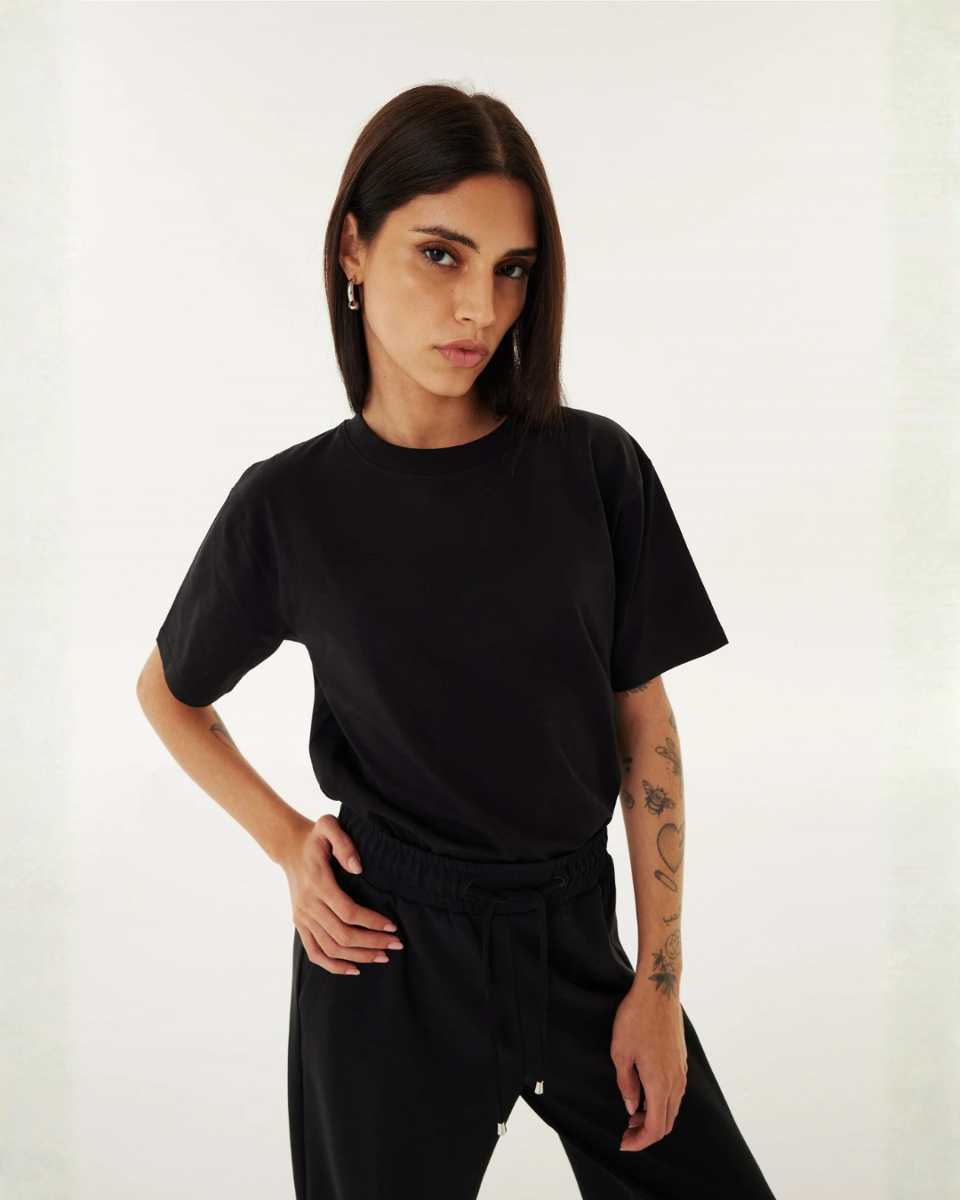 Conjunto de Mujer con Estilo Minimalista