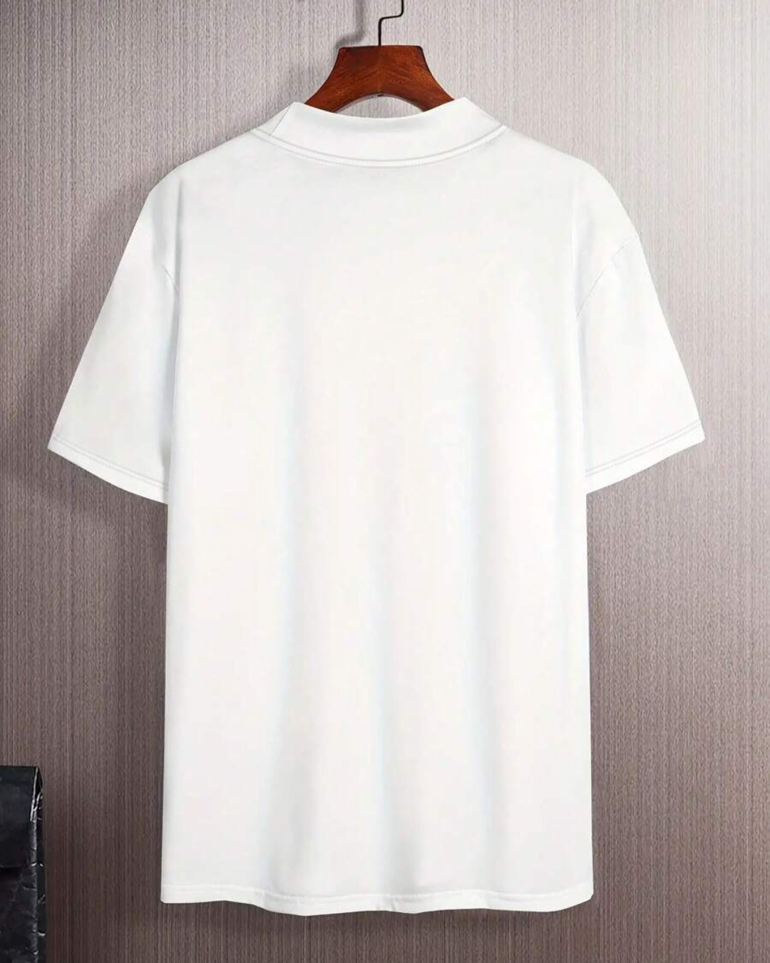 Camiseta de Hombre con Cuello y Corte Entallado