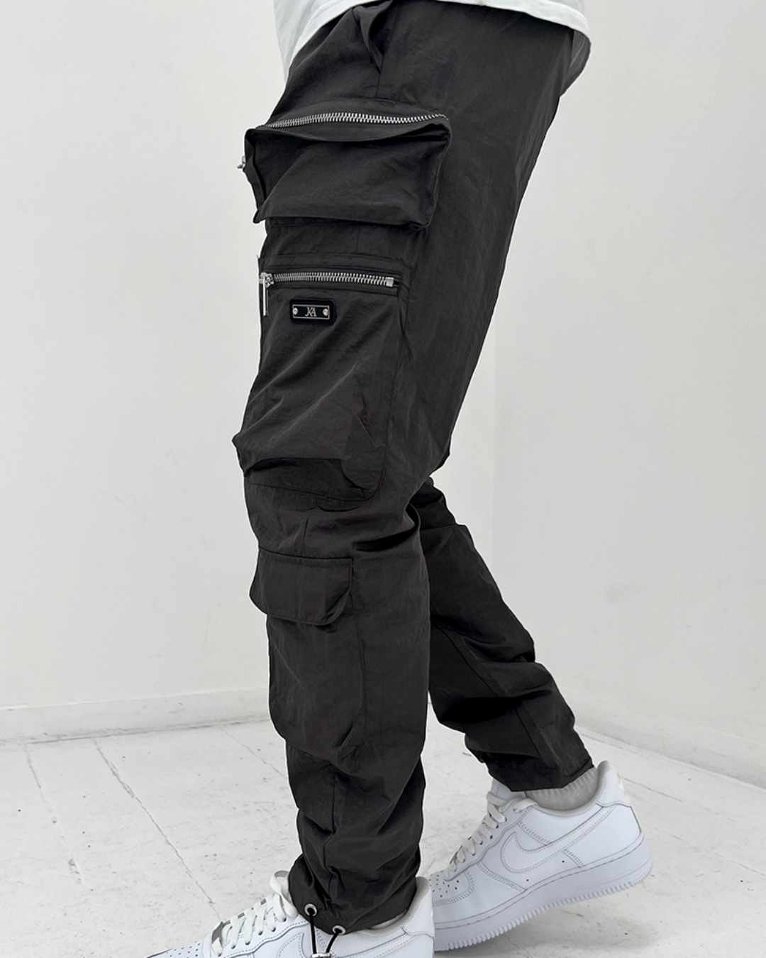 Pantalón cargo con bolsillos para hombres