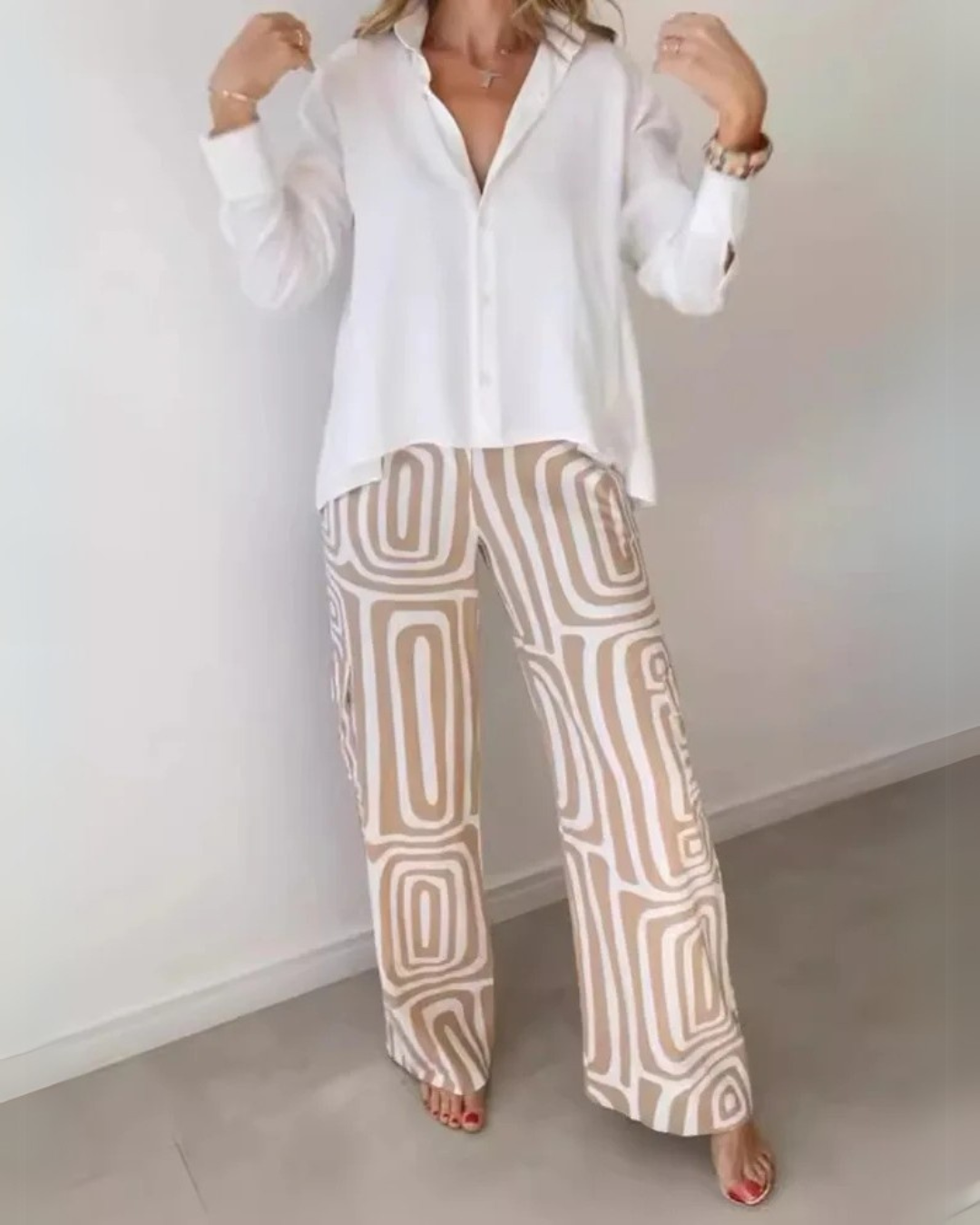 Elegante conjunto de dos piezas con mangas largas para mujer