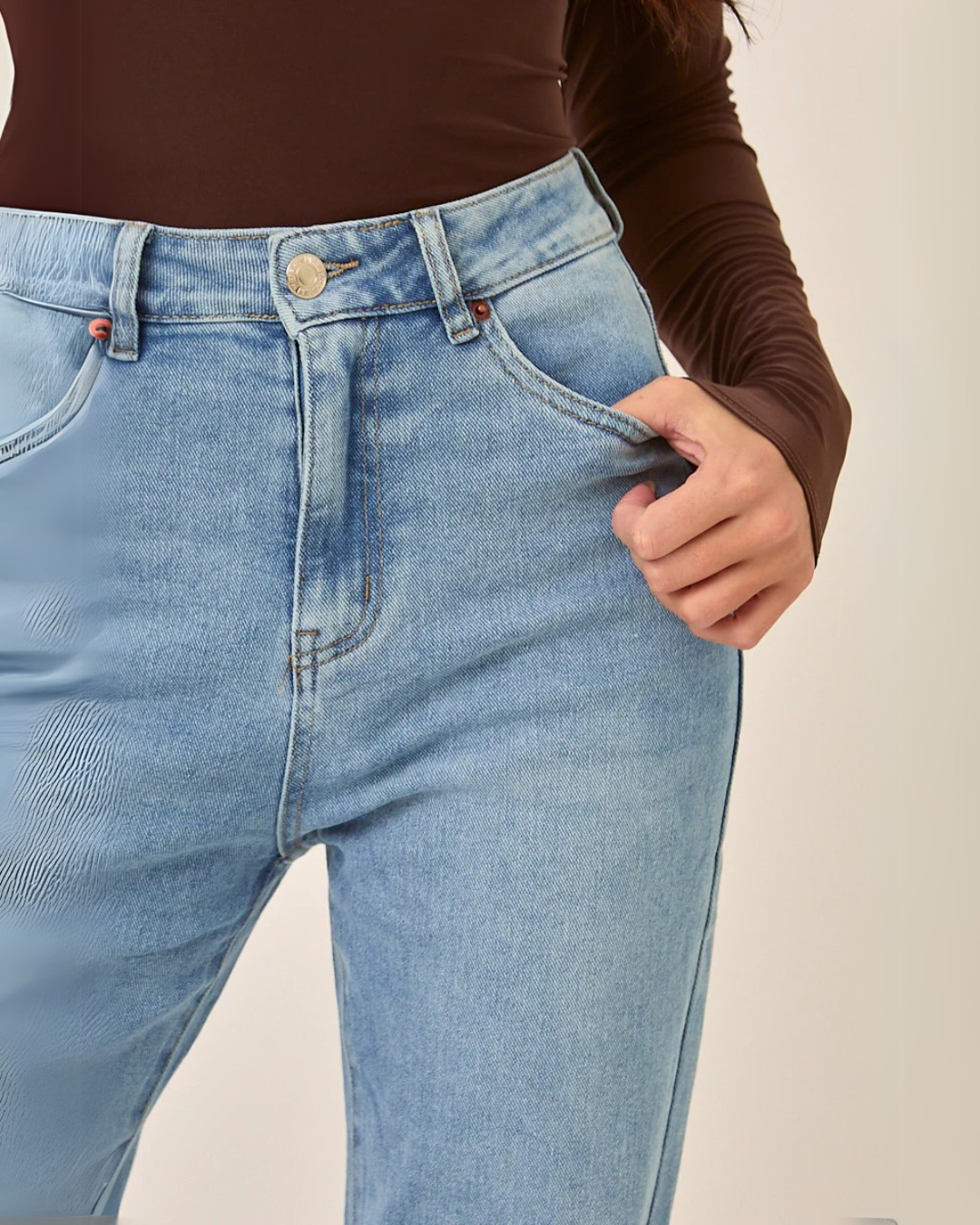 Pantalón con Tejido Elástico con Dobladillos Deshilachados para Mujer