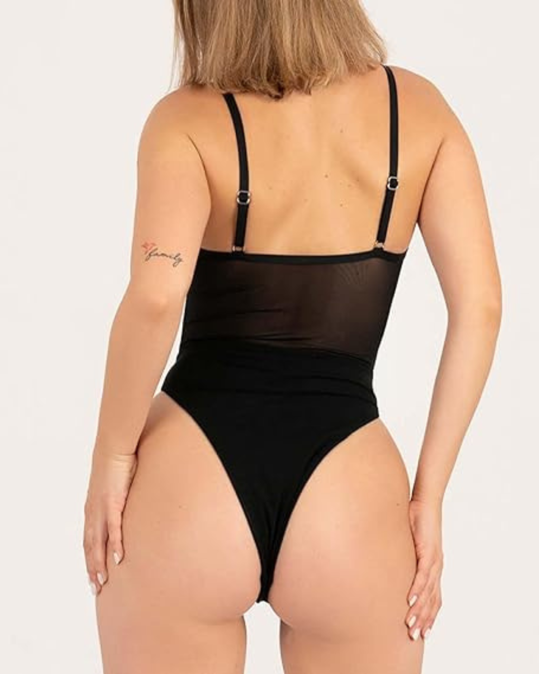Bañador de una pieza con transparencia