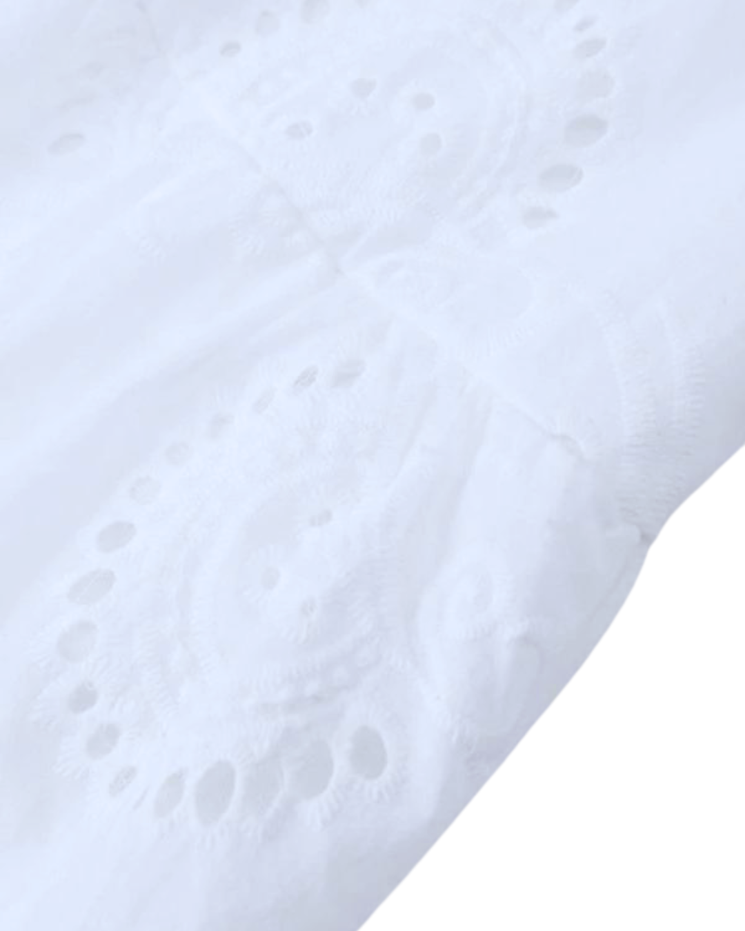 Vestido Corto Bordado con Manga Abullonada y Diseño Troquelado para un Look Ligero y Encantador