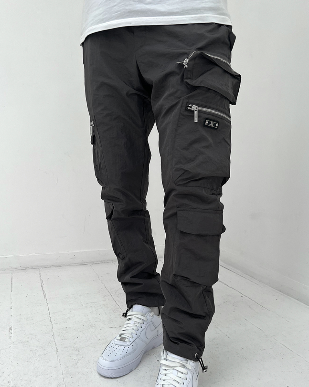 Pantalón cargo con bolsillos para hombres