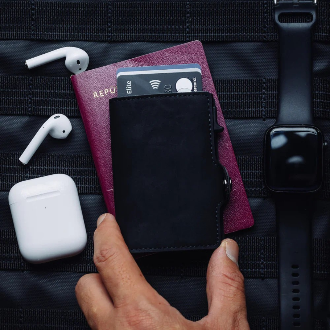 Billetera de Lujo con Protección RFID y Diseño Compacto