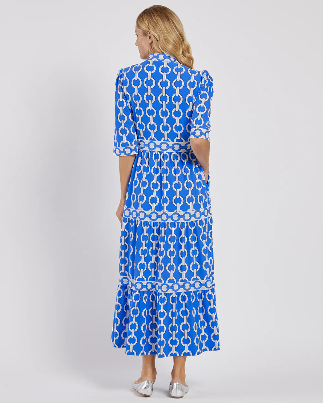 Vestido largo de manga corta con estampado de cadenas