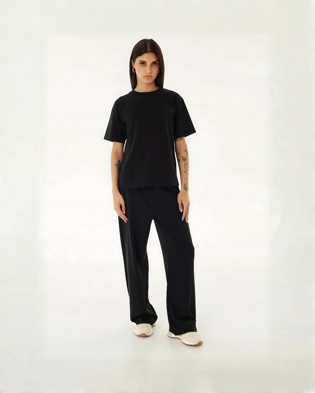 Conjunto de Mujer con Estilo Minimalista