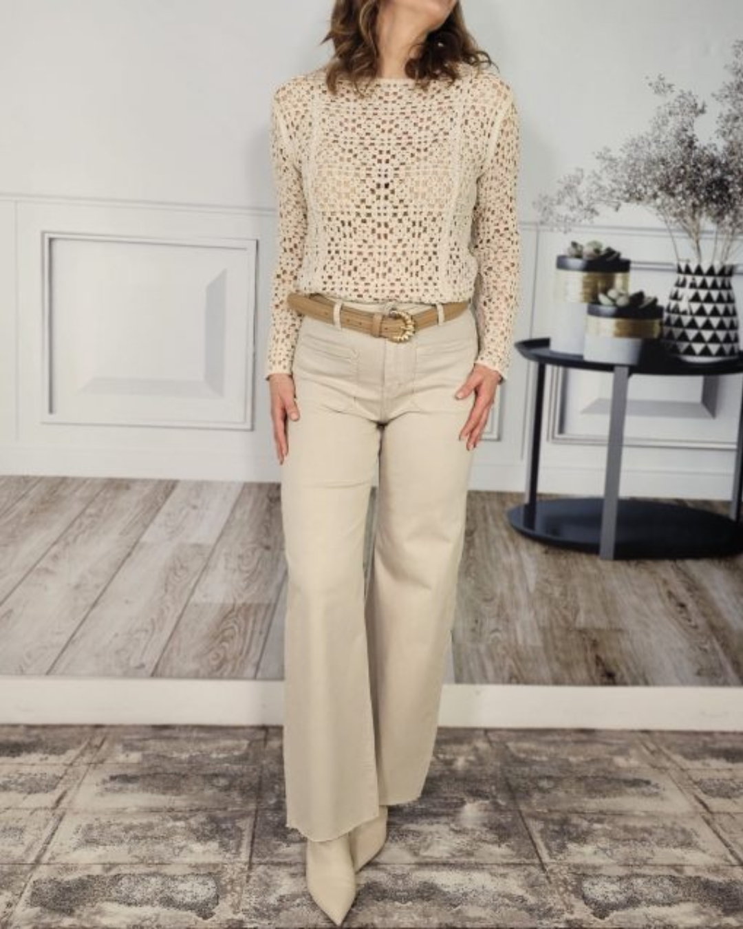 Blusa de Crochet Beige con Mangas Largas