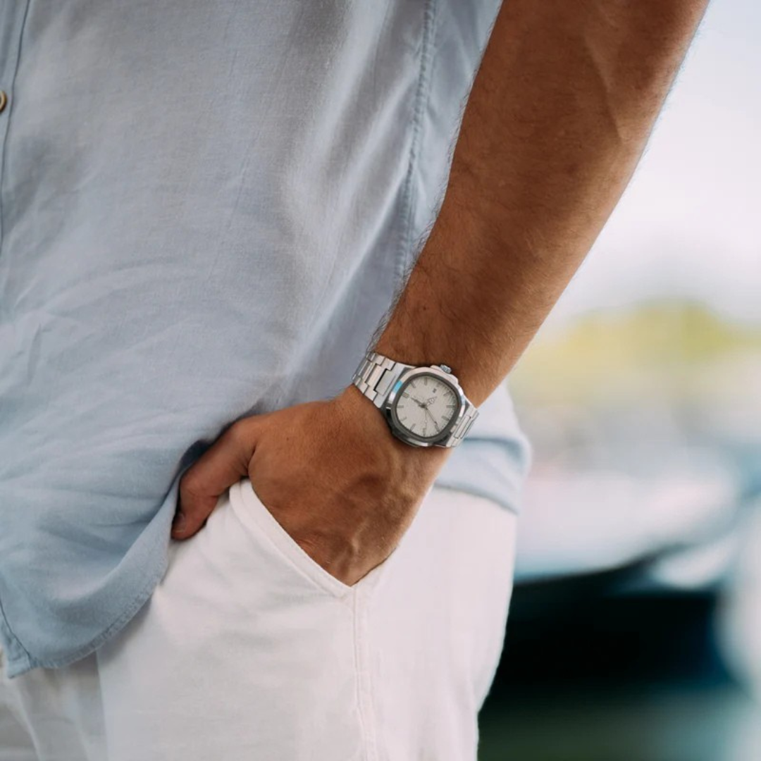 Reloj de Acero Inoxidable con Esfera Negra y Diseño Elegante para Hombre