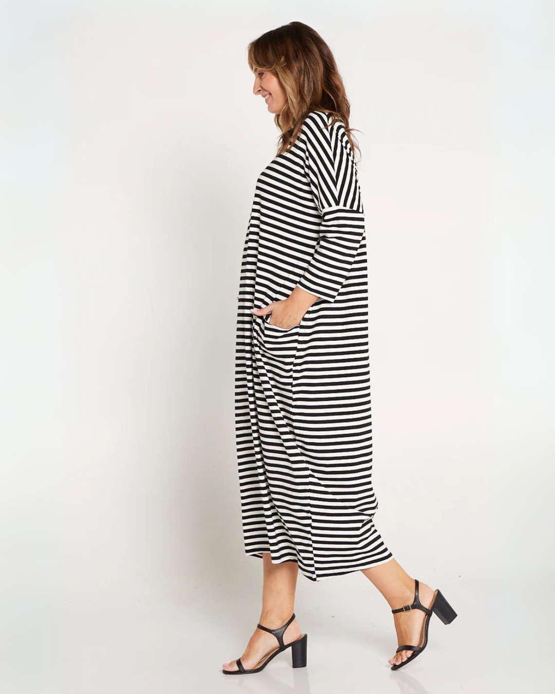 Vestido de Rayas con Cuello en V y Bolsillos Frontales para Mujer