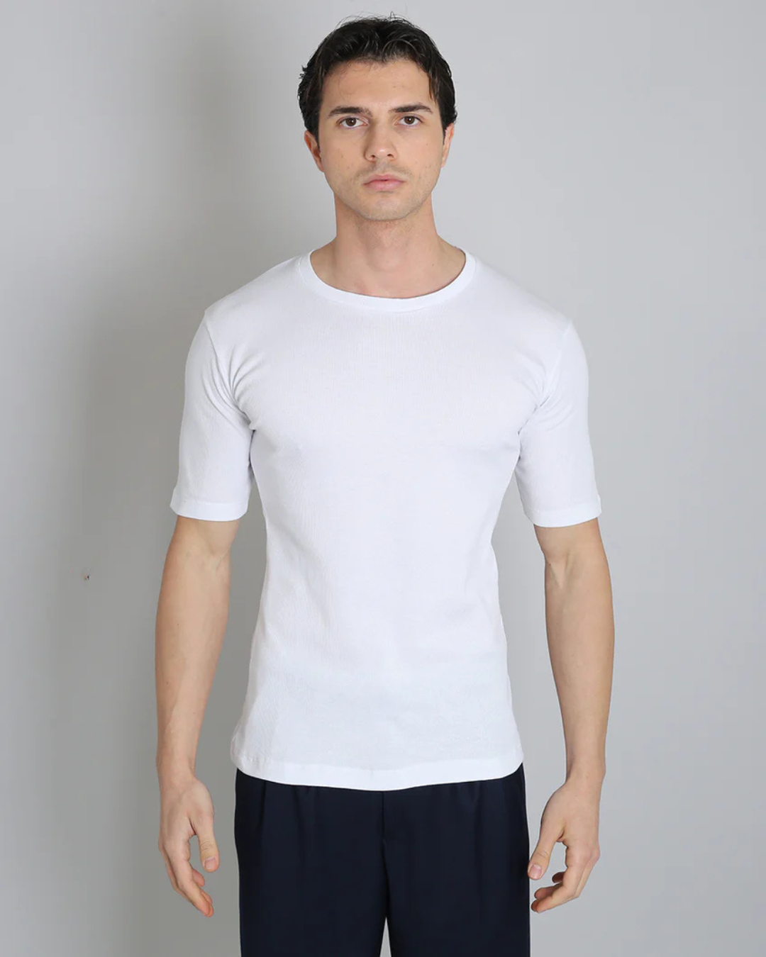Camisa de Cuello Redondo y Mangas Cortas para Hombre