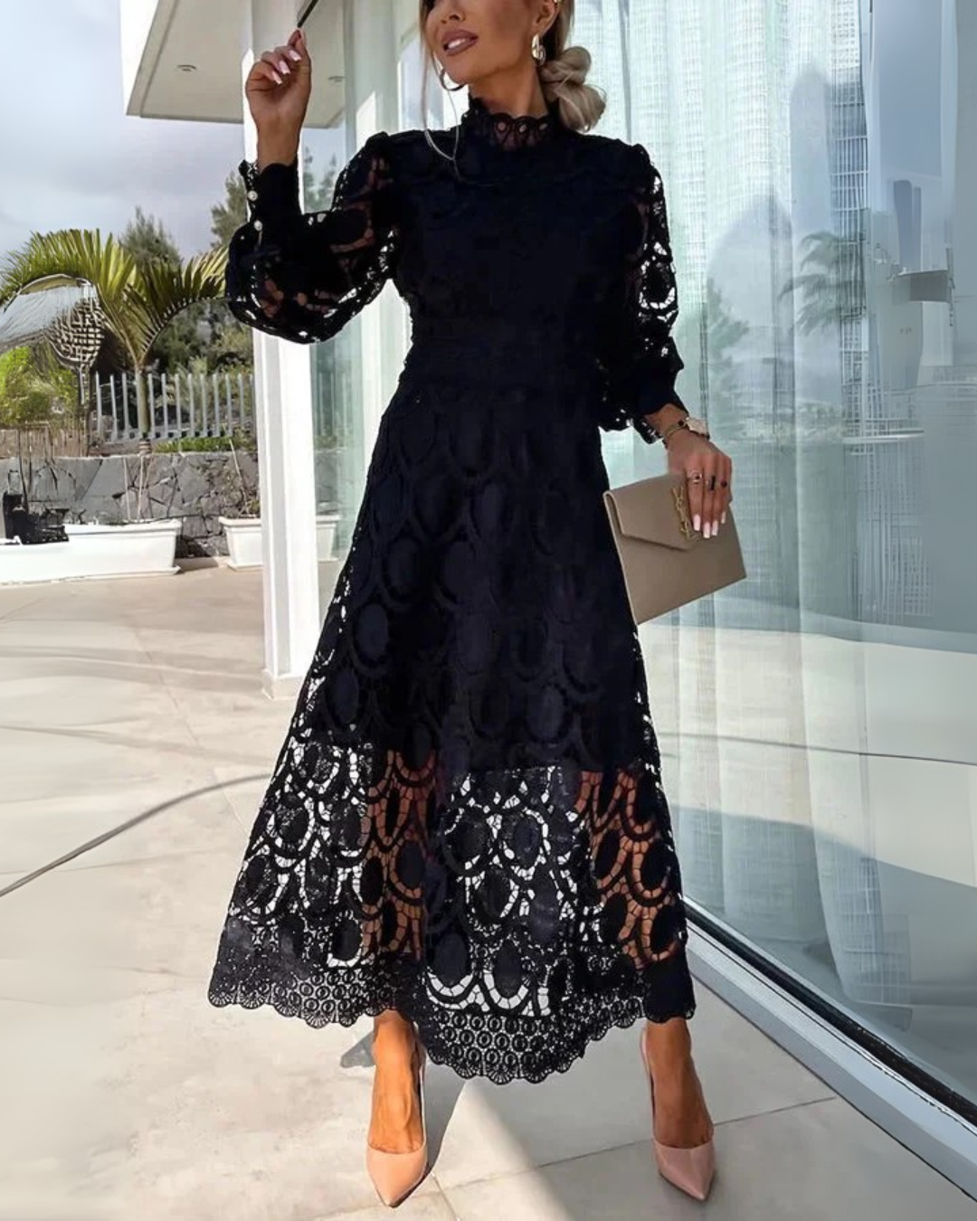 Vestido Largo de Encajes con Mangas Estilo Farol