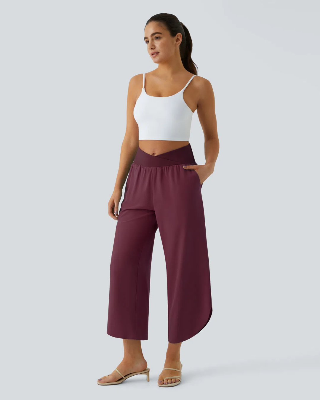 Pantalón de cintura alta cruzada con bolsillos laterales