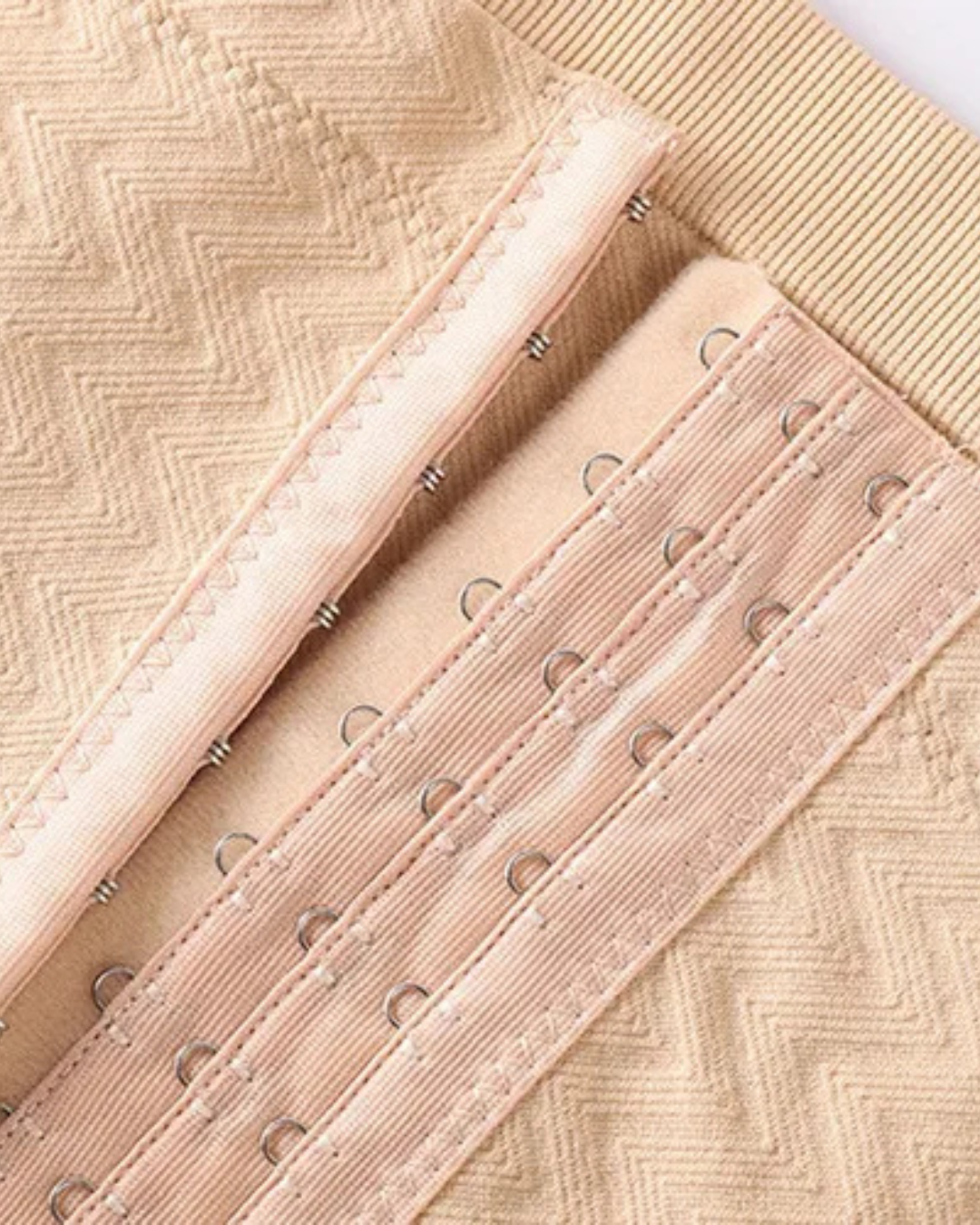Faja moldeadora con broches: control firme y comodidad para resaltar tu figura