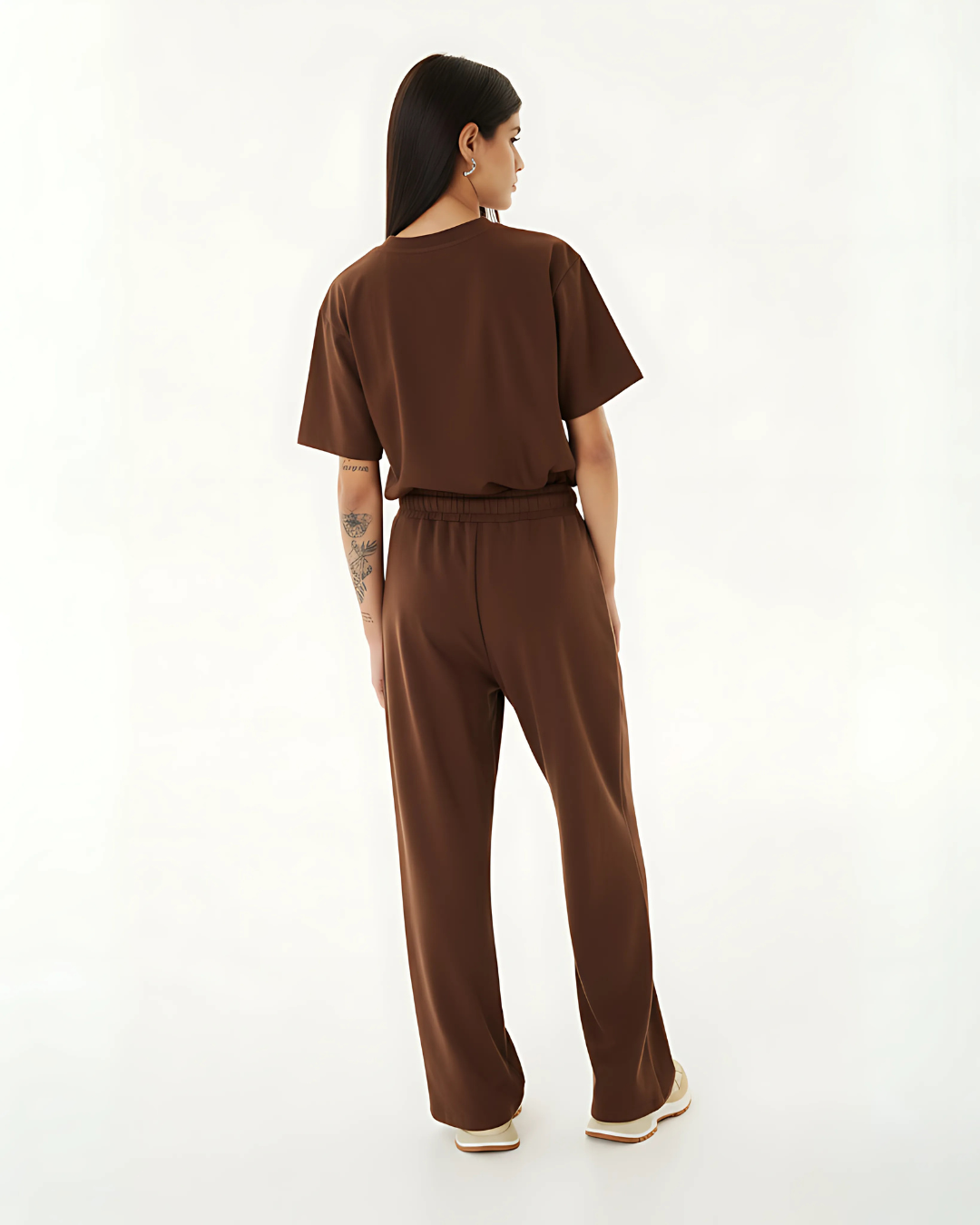Conjunto de Mujer con Estilo Minimalista