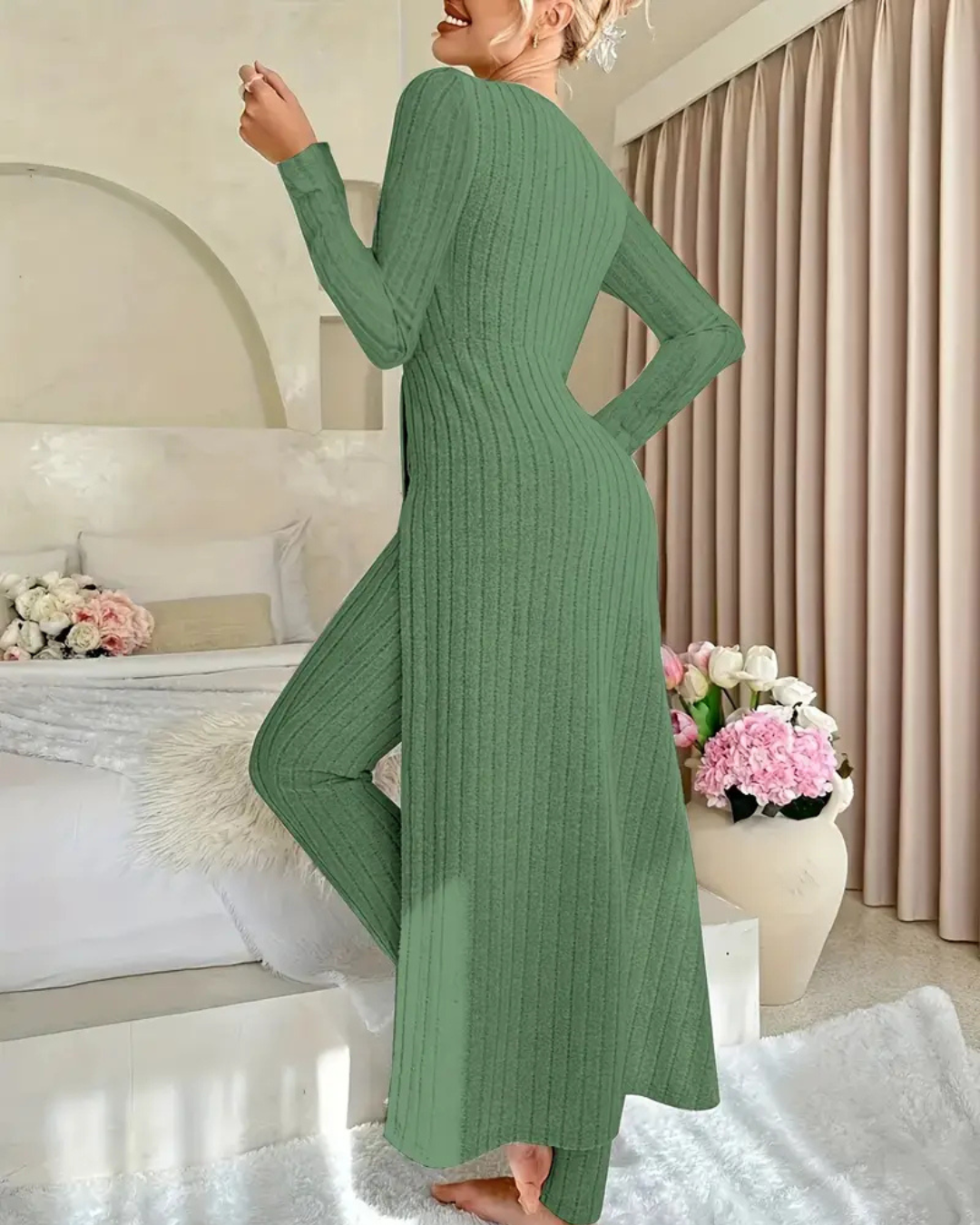 Conjunto de dos piezas con camisa de manga larga con cuello redondo y pantalones para mujer