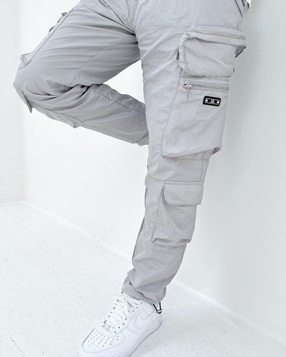 Pantalón cargo con bolsillos para hombres