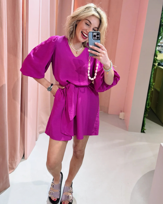 Vestido con escote en V y mangas abullonadas