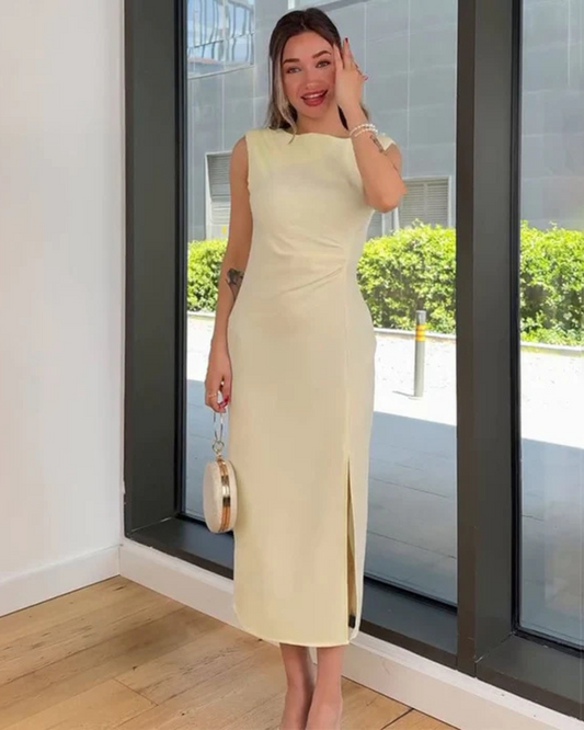 Vestido Ceñido Sin Mangas y con Abertura en la Pierna
