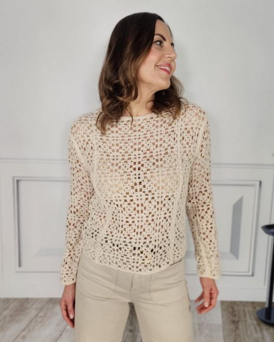 Blusa de Crochet Beige con Mangas Largas
