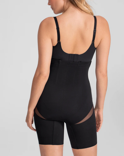 Faja reafirmante con control del abdomen y los muslos