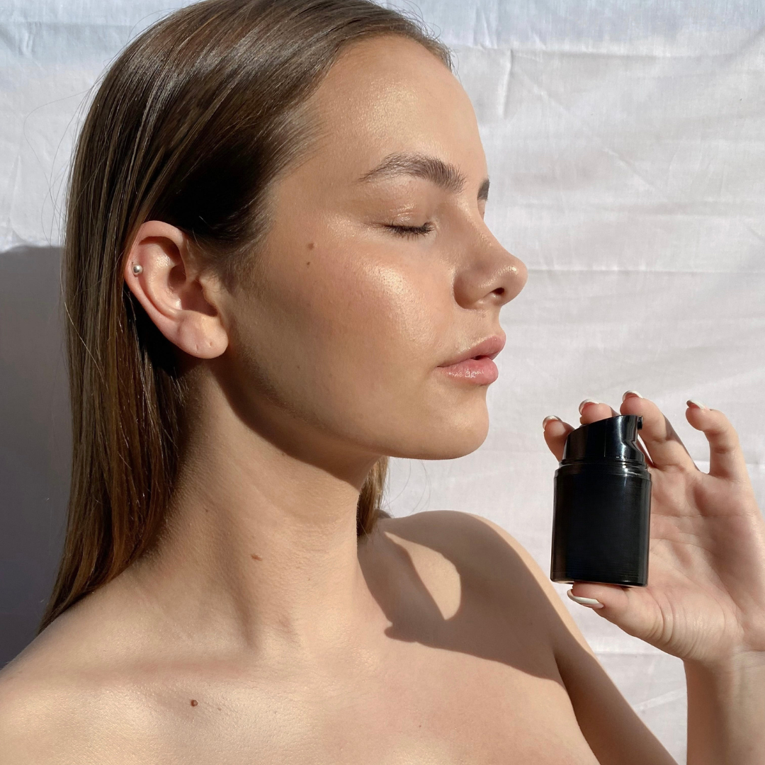 Base de Maquillaje 5 en 1 con Efecto Iluminador Translúcido y Tipo Filtro (OFERTA 2X1)