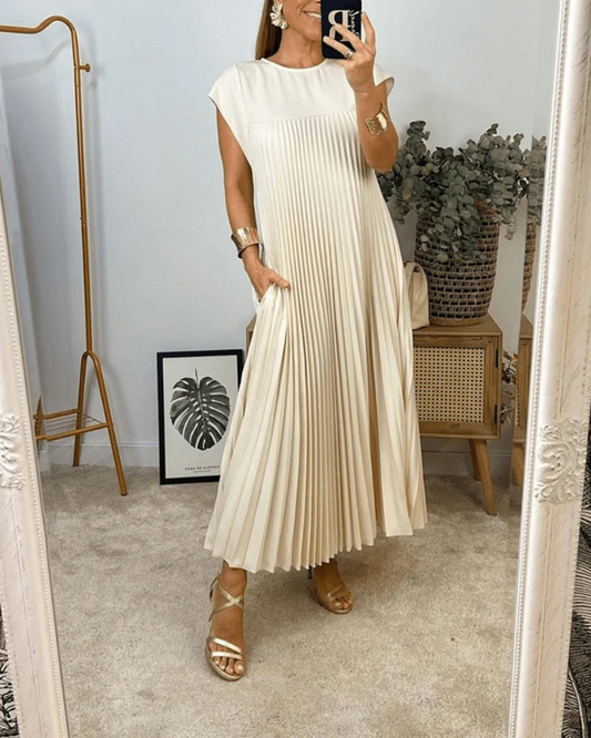 Vestido largo elegante con pliegues finos