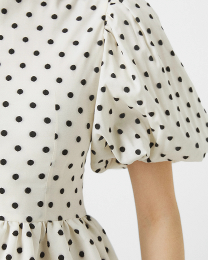 Vestido Corto con Manga Abullonada